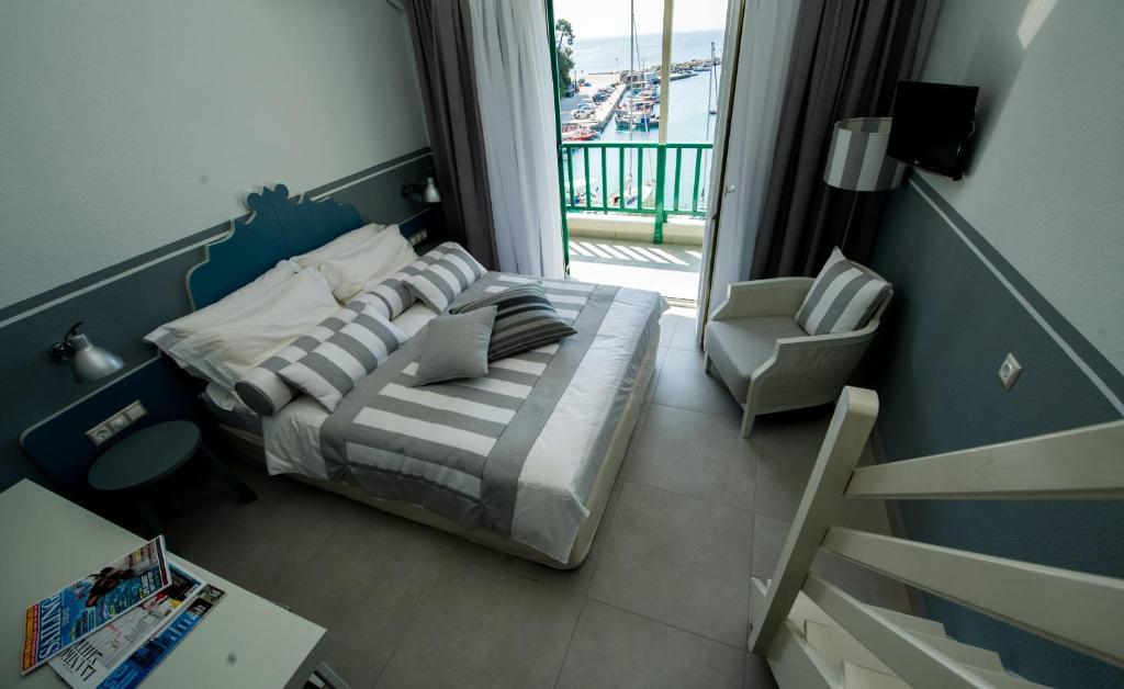 Alkyon Hotel 파티티리 객실 사진