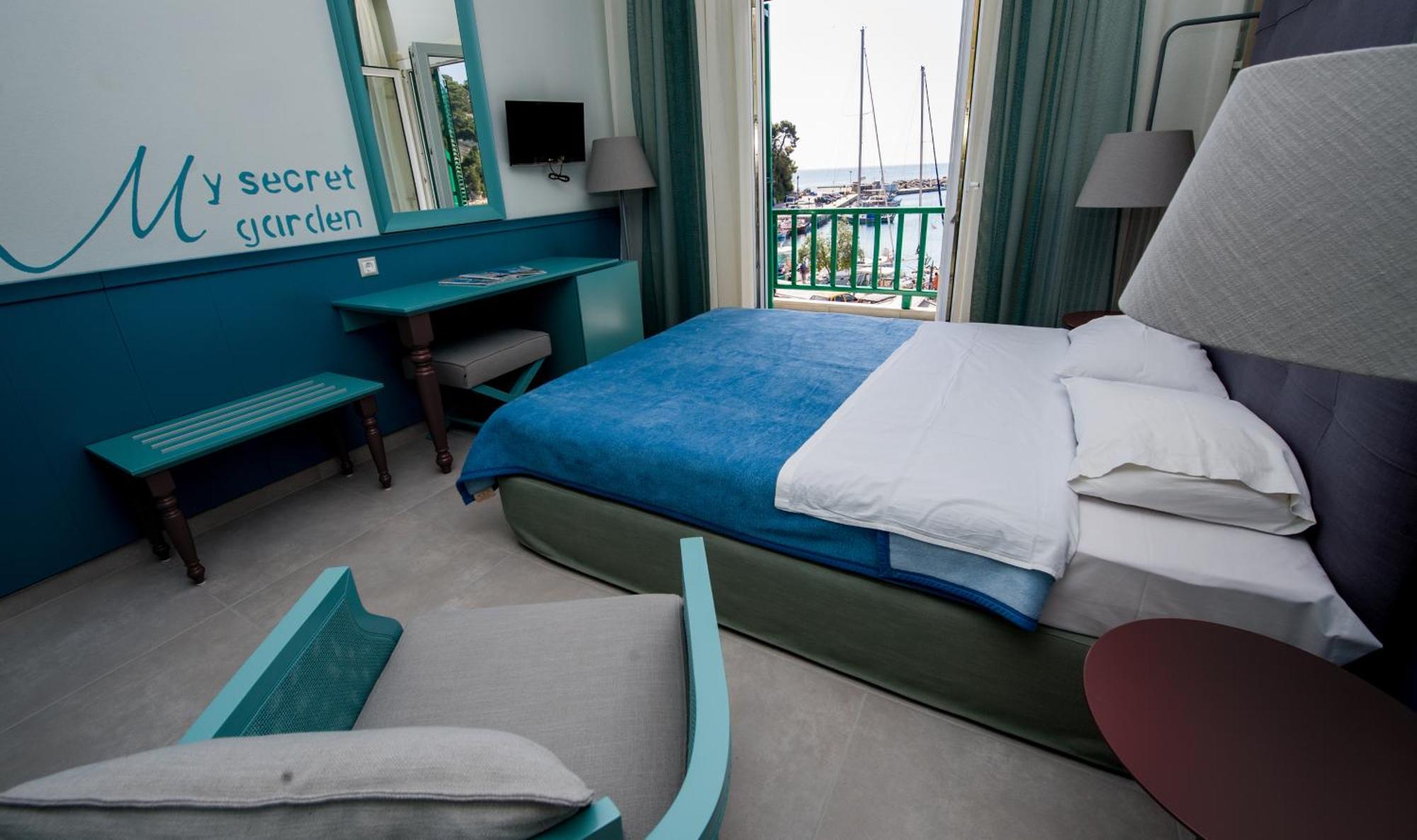 Alkyon Hotel 파티티리 외부 사진