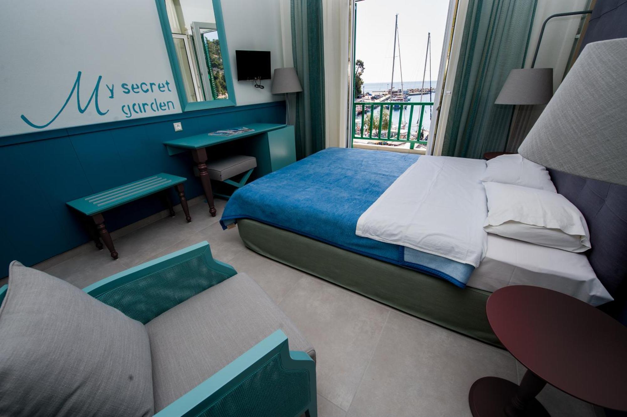 Alkyon Hotel 파티티리 외부 사진